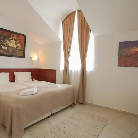 Hotel Central Balchik 2* バルチク